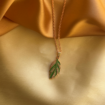 4-Piece Pendant Necklace Gift Hamper – A Thoughtful Surprise