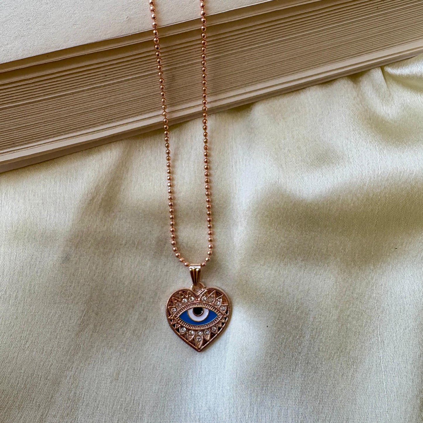 Set of 4 unique fashion pendants + Gifting Extras